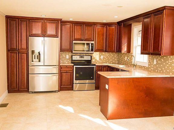 2nd image of 1751 Heckscher Ave