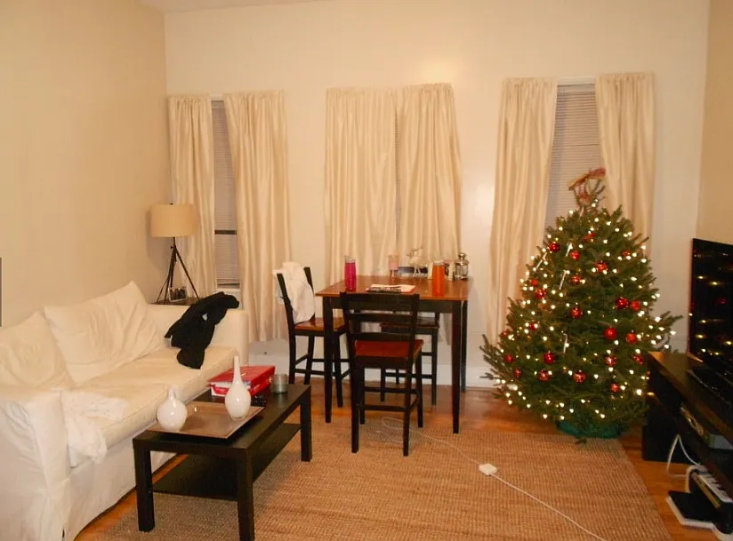 2 bed, 785 sqft, $4,202 — Photo 3