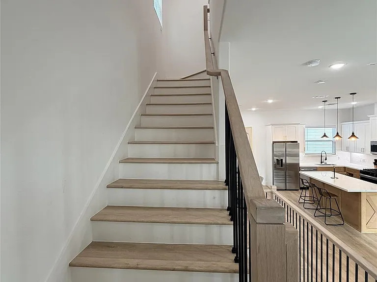 2706 Cochran St — Photo 12