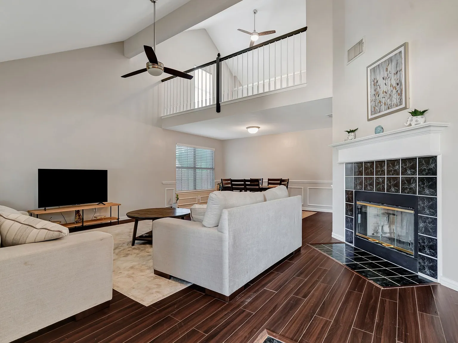 3 bed, 2.5 bath, 2088 sqft, $3,000 — Photo 3