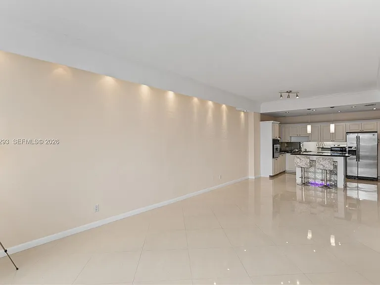 19390 Collins Ave #17 — Photo 14