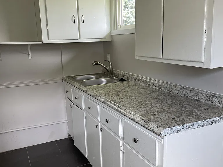 2726 Margaret St — Photo 7