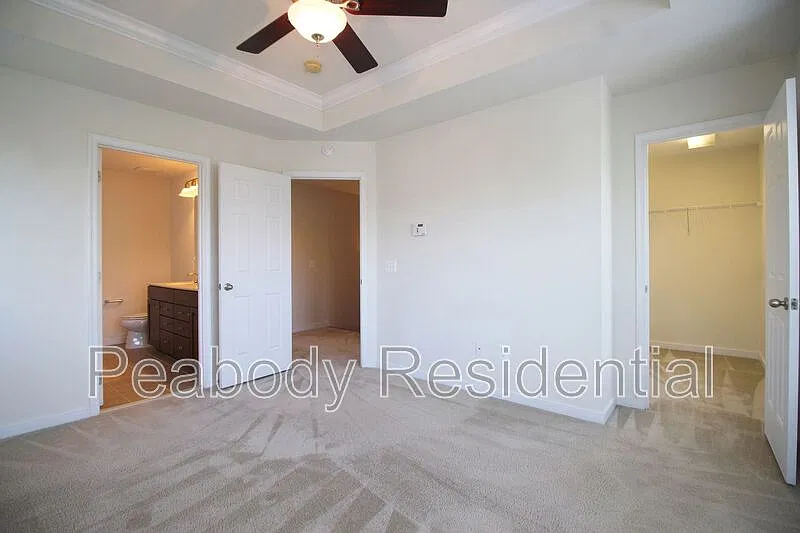 3 bed, 3.5 bath, 1756 sqft, $3,695 — Photo 3