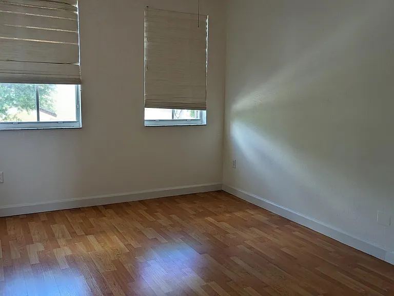 15089 SW 8th Ter — Photo 16