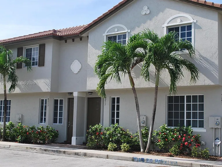 4211 Napoli Lake Dr #4211 — Photo 3