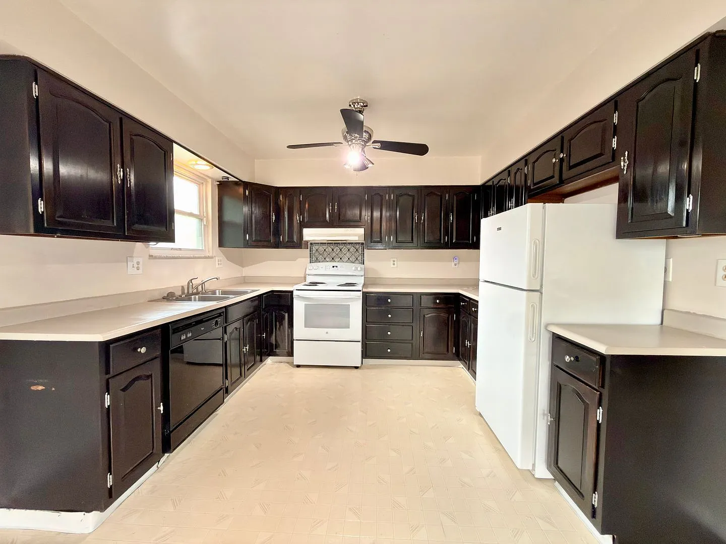 2 bed, 2.0 bath, $1,345 — Photo 4