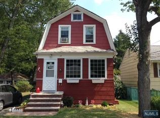 17 S Taylor St, Bergenfield, NJ 07621