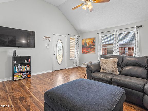 2nd image of 10401 Cottage Ct