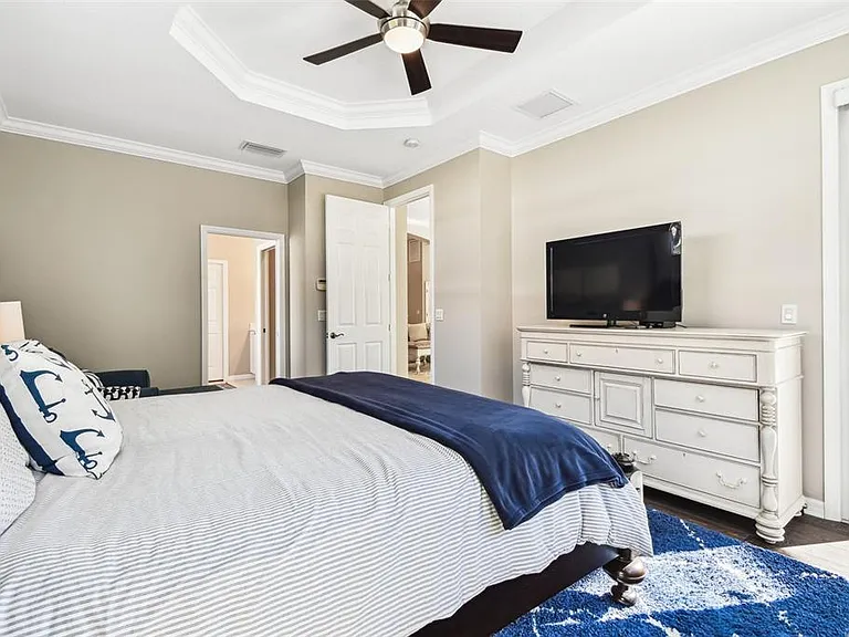 7328 Lake Forest Gln — Photo 23
