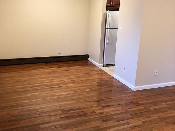 5th image of 7122 Hylan Blvd #2