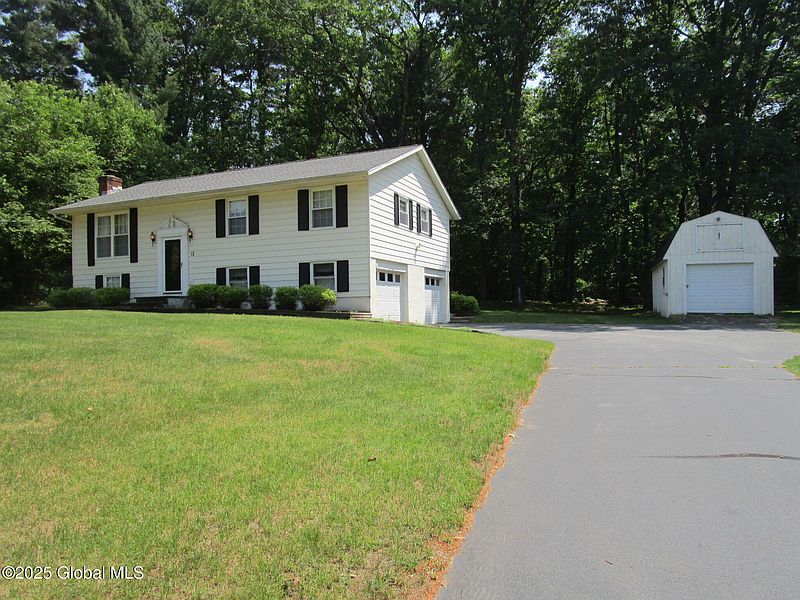 4th image of 12 Teakwood Drive