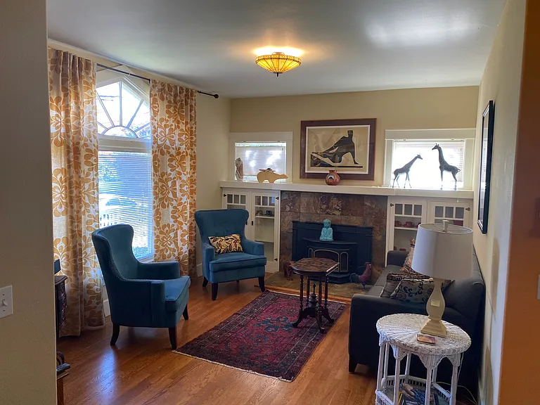 385 Coombs St — Photo 4