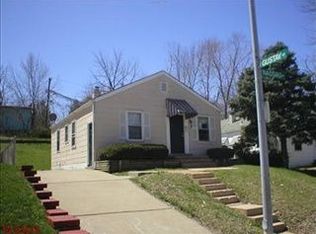 906 Nassau Dr, Saint Louis, MO