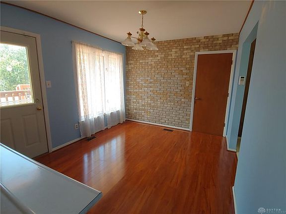 4th image of 527 Bennert Dr