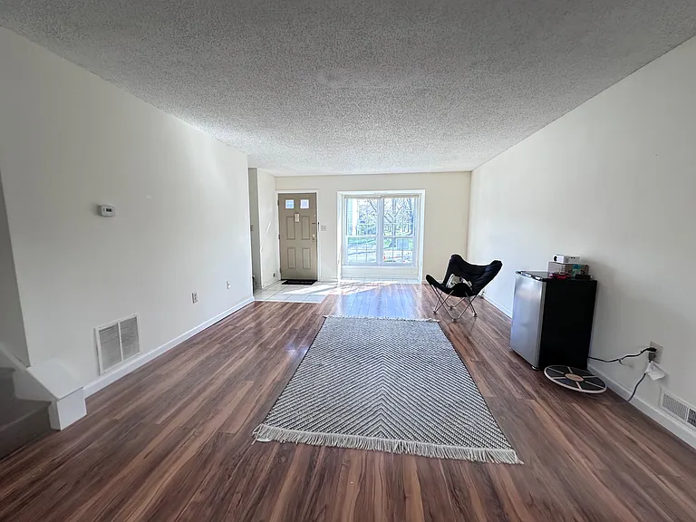 543 Manchester Ct — Photo 11
