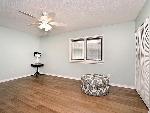 Master bedroom 19' x 12'. Bamboo floors