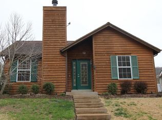 1452 Creekside Dr, High Ridge, MO 63049