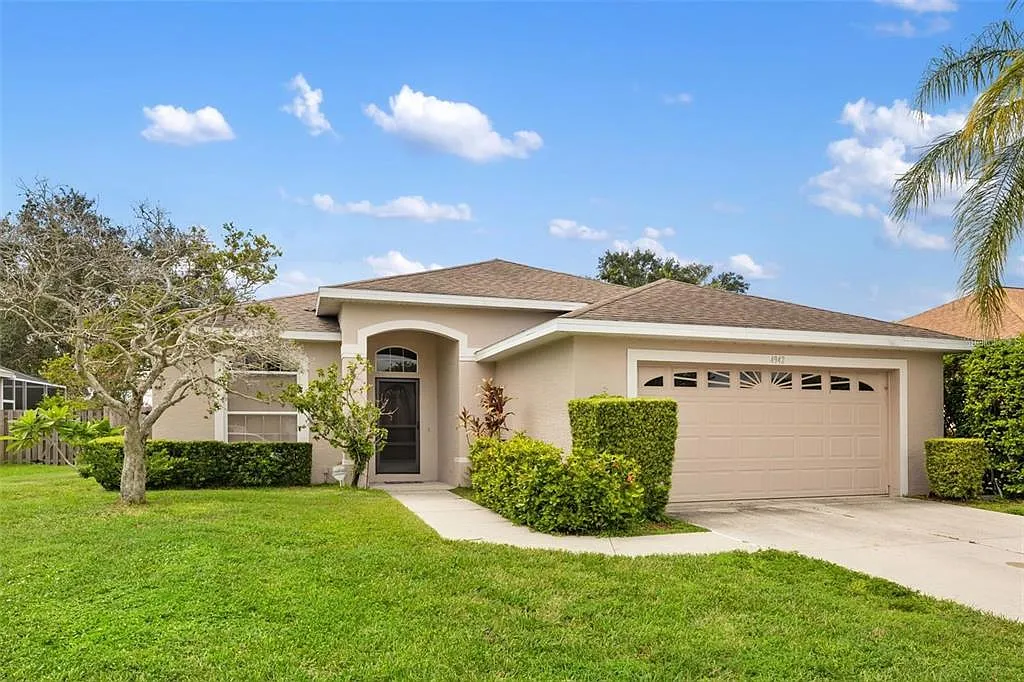 3 bed, 2.0 bath, 1454 sqft, $3,500 — Photo 2