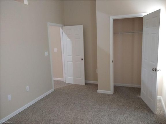 4th image of 118 W Murphy St