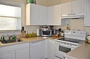 4th image of 43 Coral Way