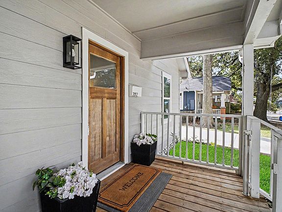 2nd image of 2012 Sheldon St