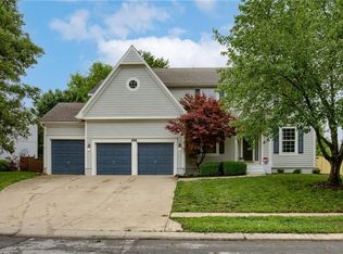 128 Shoreline Dr, Louisburg, KS 66053