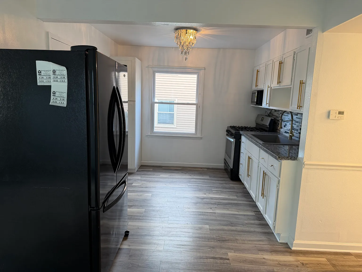 3 bed, 875 sqft, $1,650 — Photo 4