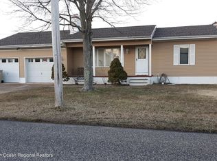 219 Sandlewood Dr, Bayville, NJ 08721