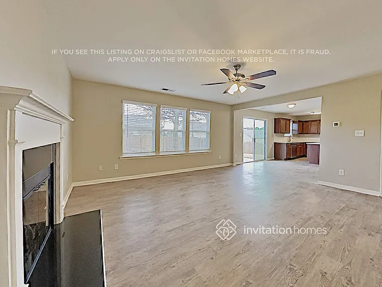 925 Donington Cir — Photo 6