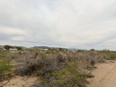LOT-207A N Araby Rd, Golden Valley, AZ, 86413