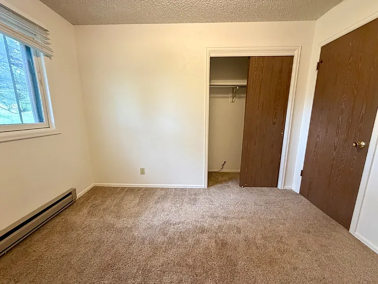 2 bed, 1.0 bath, 969 sqft, $1,350 — Photo 11