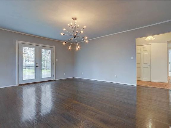 5th image of 84 Franklin Ave