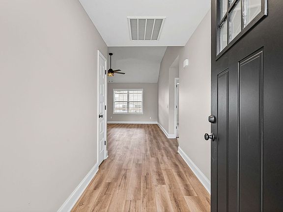 4th image of 878 Lutz Ln