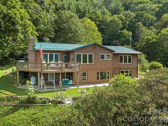 2nd image of 1013 Perry Rd