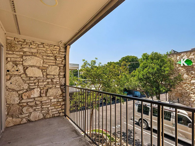 500 E Riverside Dr #254 — Photo 10