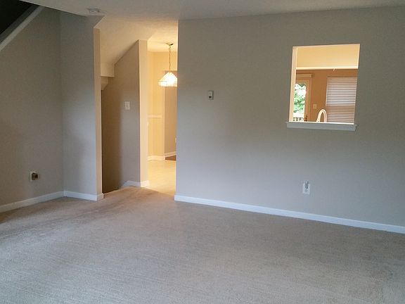 4th image of 232 Woodland Green Way