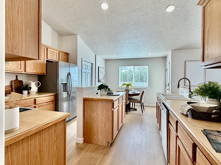 17203 N Midsummers Ln — Photo 5