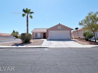 2207 Logsdon Dr, North Las Vegas, NV 89032