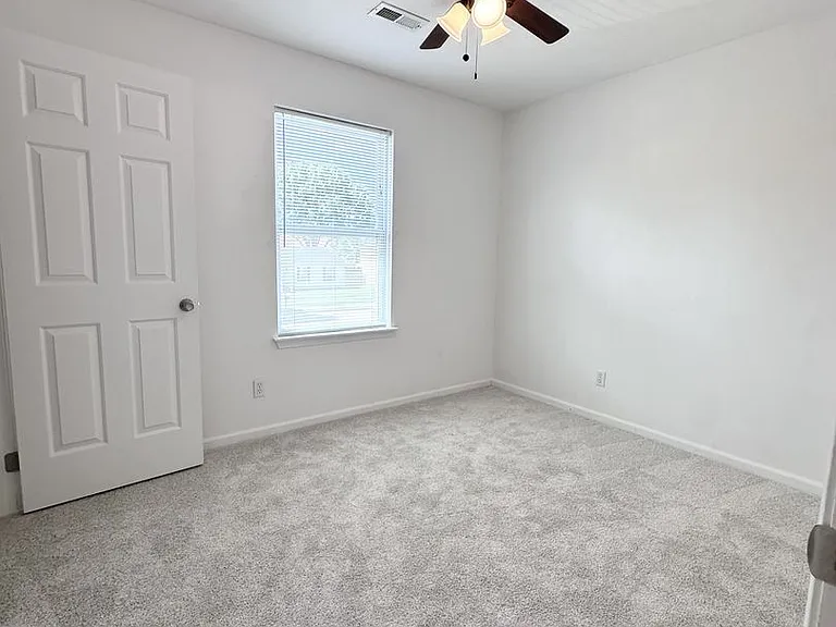 509 Bowling Green Ct — Photo 17