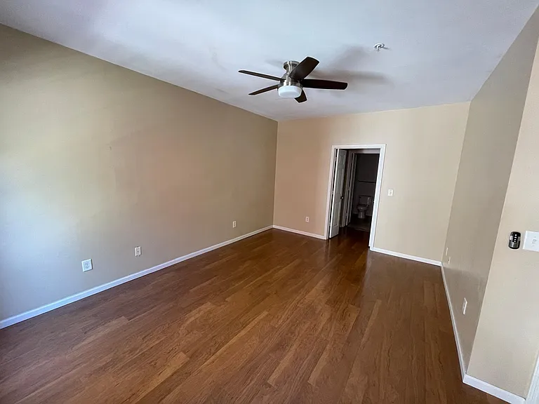 5641 Roswell Rd — Photo 12