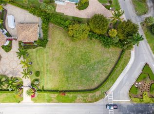 155 Seagate Dr, Naples, FL 34103