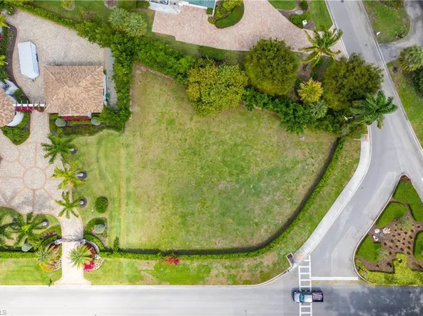 155 Seagate DR, NAPLES, FL 34103