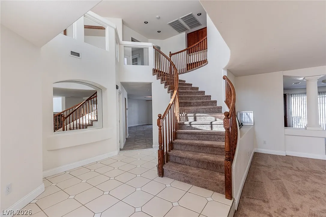 4 bed, 3.0 bath, 3184 sqft, $3,000 — Photo 2