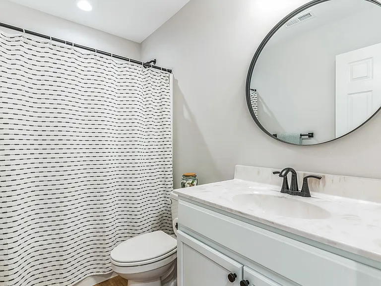 14720 Locust Ct — Photo 21