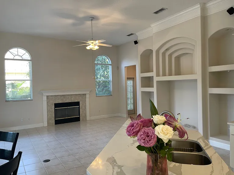 10008 Canopy Tree Ct — Photo 8