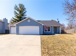 750 W Bluebird St, Gardner, KS 66030