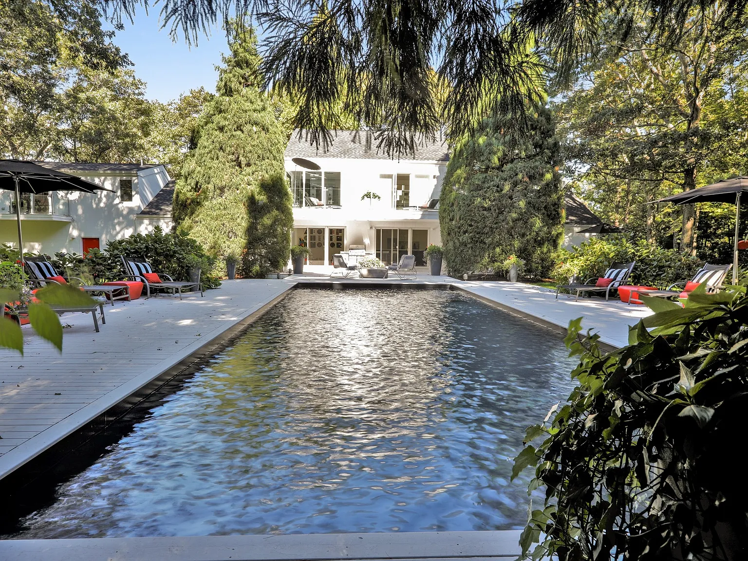 Modern and Chic Private East Hampton Getaway — Photo 2