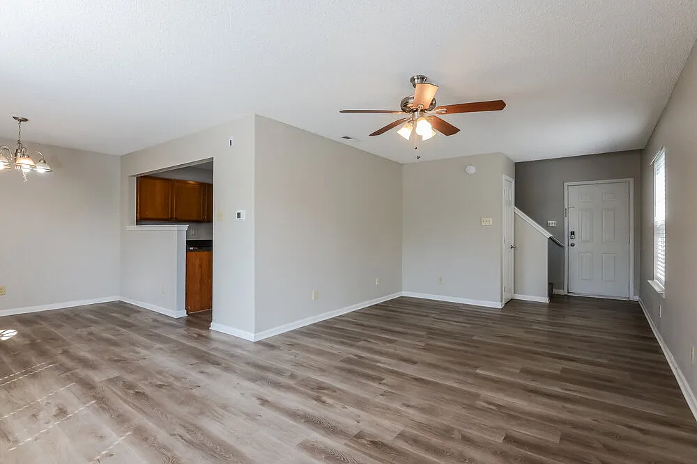 3 bed, 2.5 bath, 1740 sqft, $1,910 — Photo 4