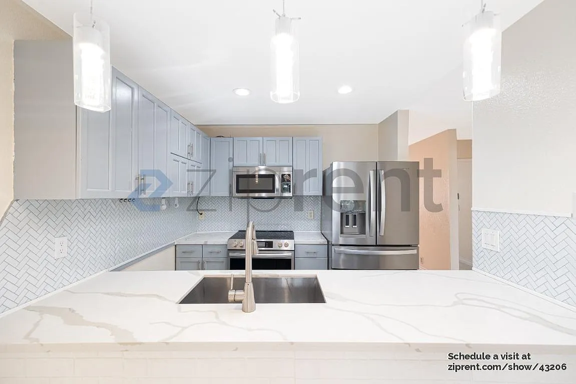 2 bed, 877 sqft, $2,375 — Photo 4