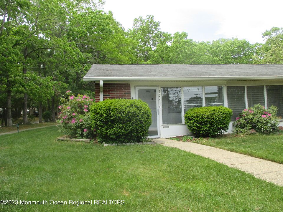 1st image of 302A W Malvern Court